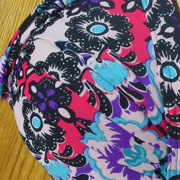 Floral Halter Bikini Top - Picture 3 of 7